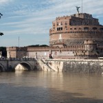 castel sant'angelo con tevere in piena