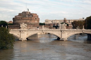 ponte vittorio emanuele ll con castel sant'angelo