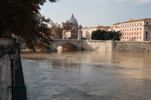 ponte vittorio emanuele ll inondato