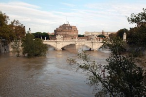 ponte vittorio emanuelell con castel sant'angelo