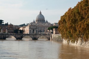 san pietro con tevere in piena2