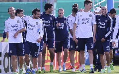 L’Argentina prepara il match contro la Colombia. Tutti recuperati (tranne Gago) a cominciare da Leo Messi che si è allenato regolarmente con tutto il gruppo.