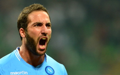 Higuain suona la carica: “Amo Napoli, ed ora aspetto la Roma. Possiamo lottare alla pari con tutti”.