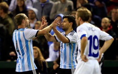 L’Argentina batte 2-0 la Bosnia con una doppietta di Aguero. Bene gli “italiani” Palacio e Pjanic, in campo per 90 minuti . Spezzone di gara nel finale anche per il laziale Biglia.