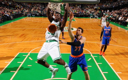 Vantaggio, sorpasso e controsorpasso sul finire: il Celtic Pride passa ancora contro New York (90-86), ormai penultima.