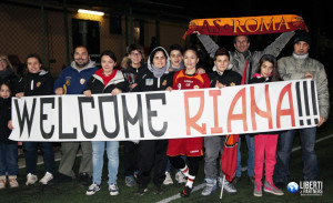 TIFOSI-CON-RIANA-NAINGGOLAN-1024x626 copia