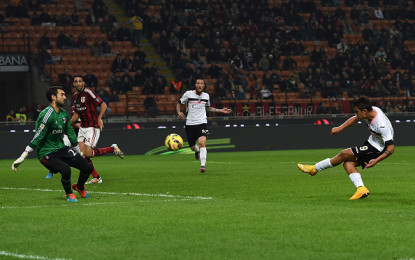 Milan-Palermo 0-2: autorete di Zapata e Dybala I rosanero di Iachini dominano, Diego Lopez evita un passivo più pesante